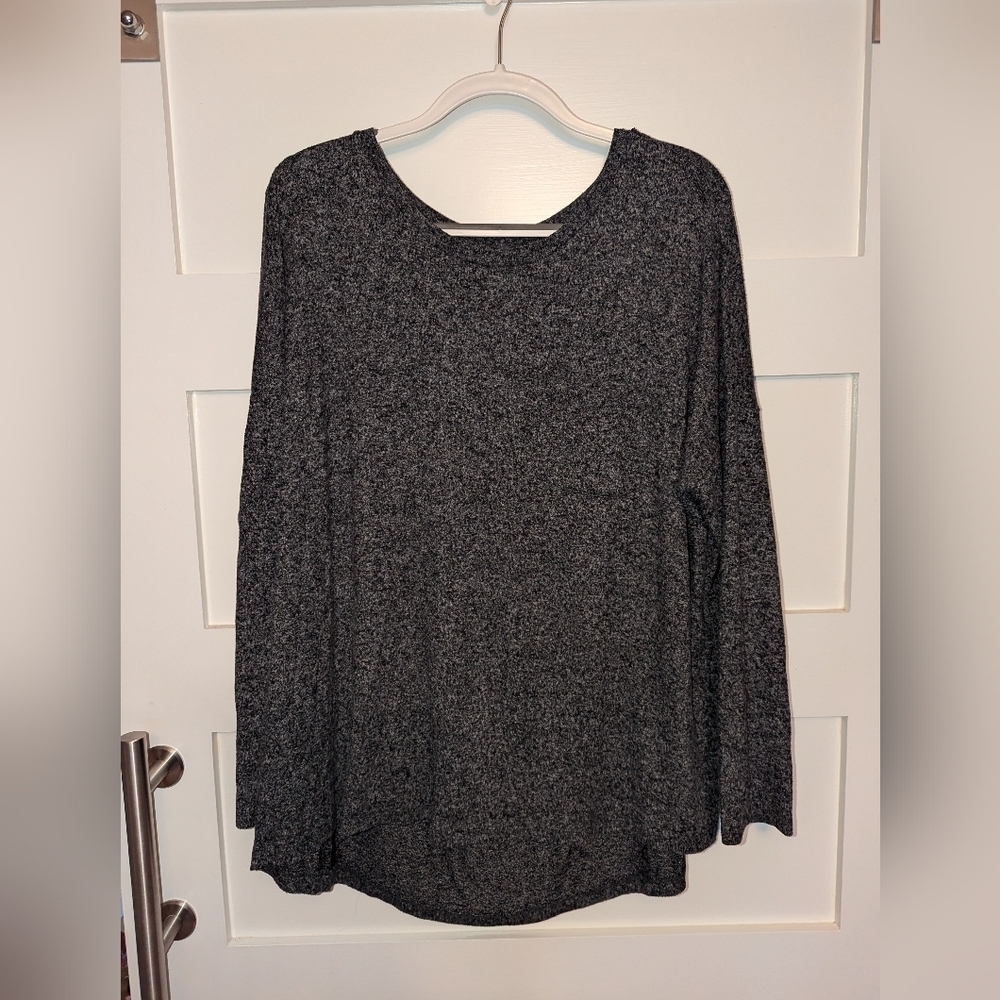 Women's Merona soft gray crewneck high-low top size XXL.